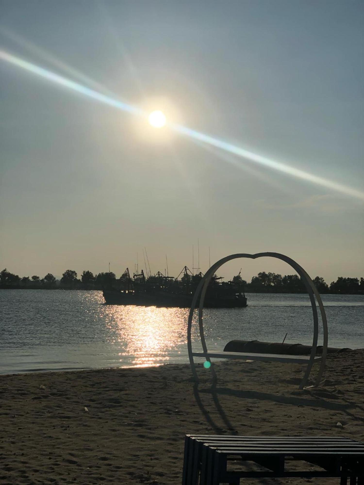 La Plage De Kampot By Lee & Hap Guest House エクステリア 写真