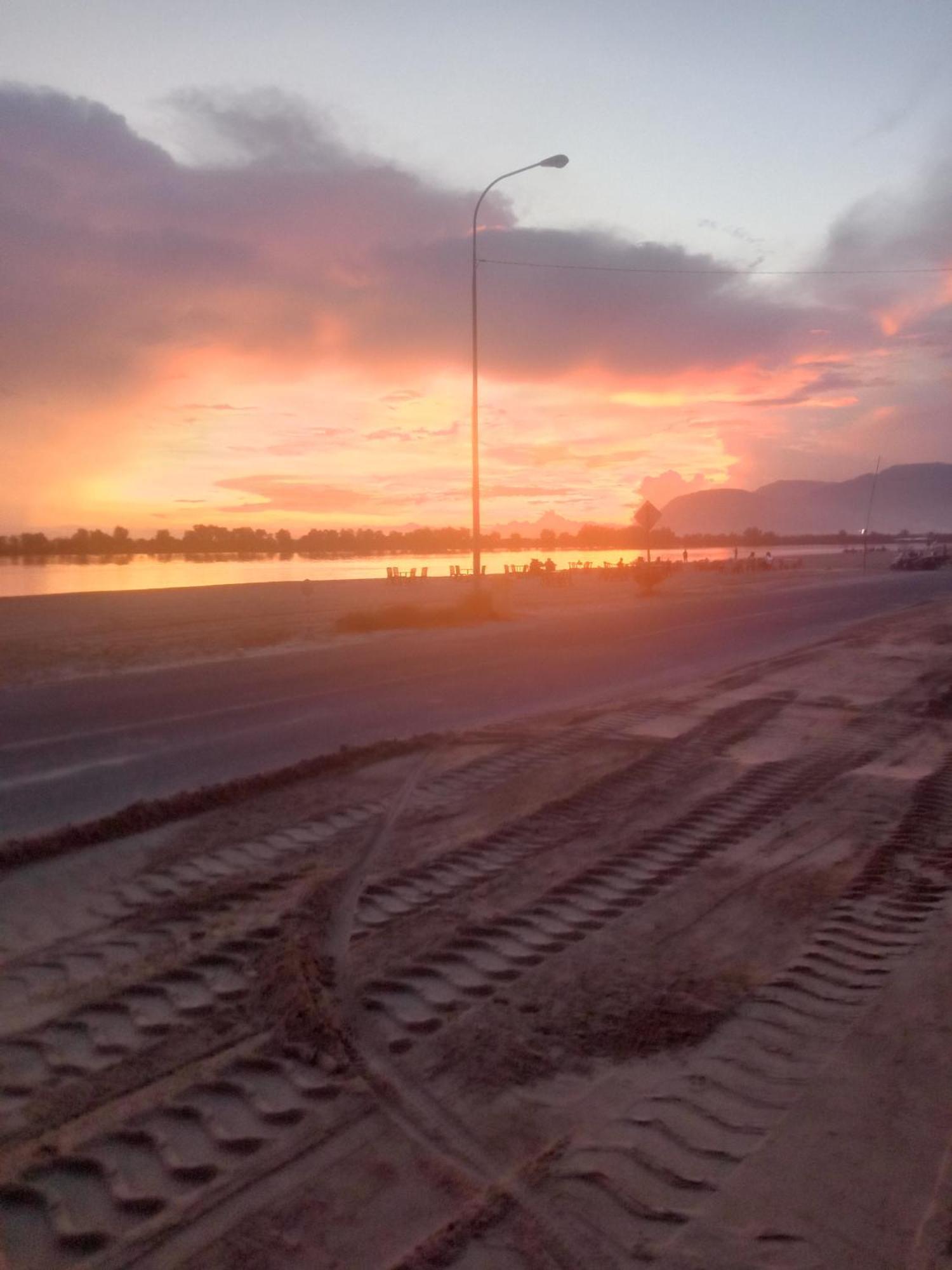 La Plage De Kampot By Lee & Hap Guest House エクステリア 写真