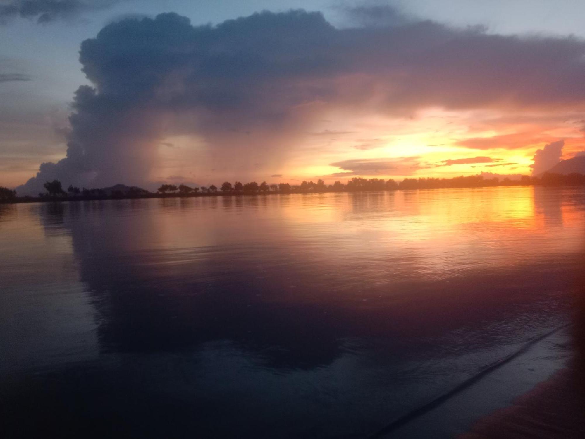 La Plage De Kampot By Lee & Hap Guest House エクステリア 写真
