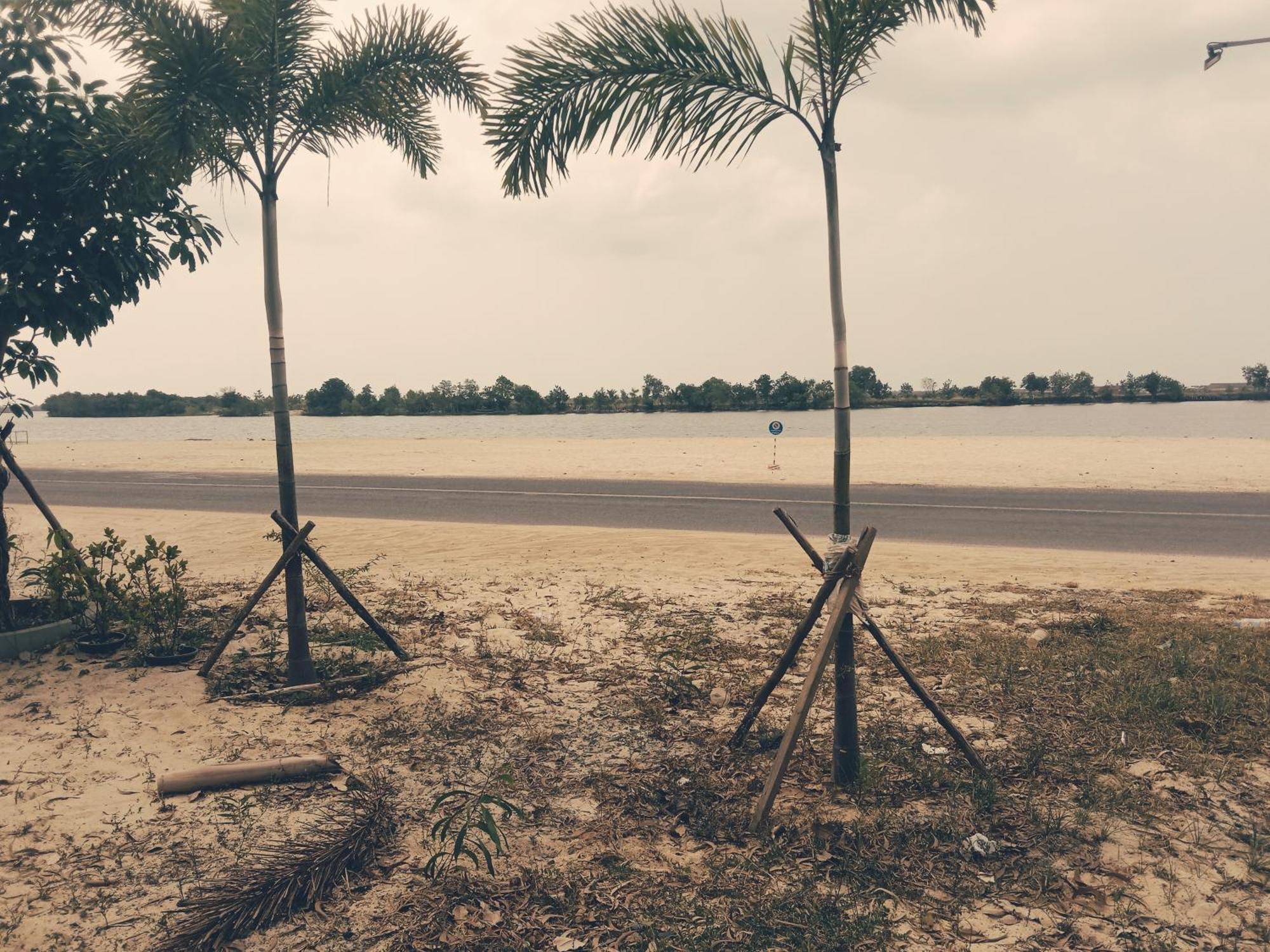 La Plage De Kampot By Lee & Hap Guest House エクステリア 写真