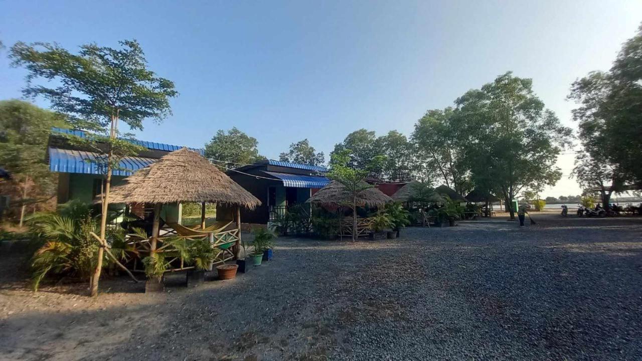 La Plage De Kampot By Lee & Hap Guest House エクステリア 写真